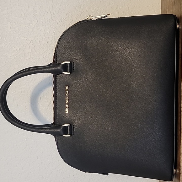 MK authentic blk dome bag - Picture 8 of 8